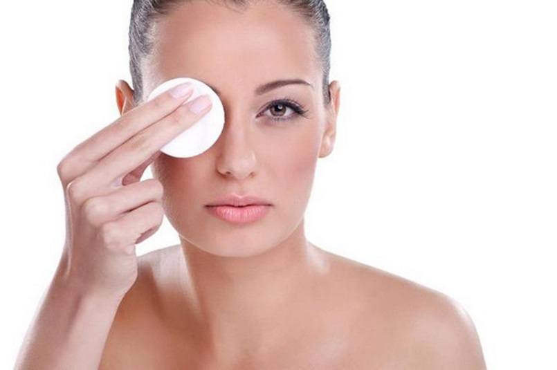 Các bước cần thiết để giảm mụn sau khi trang điểm