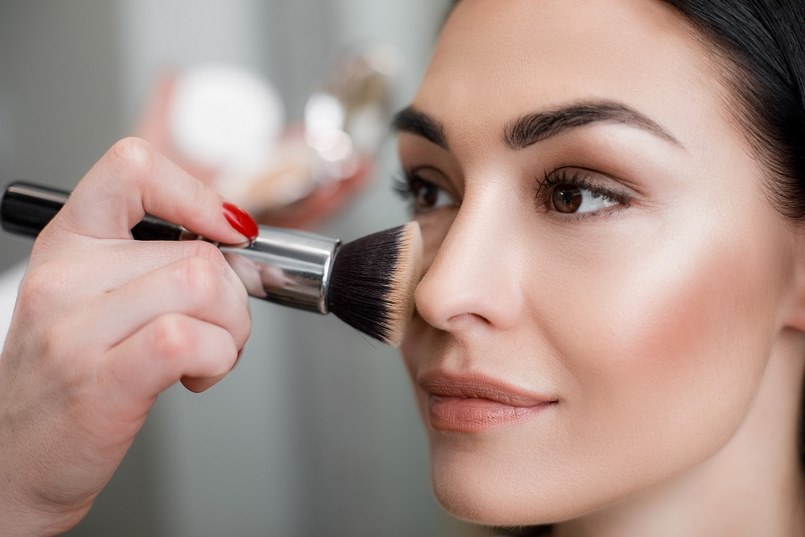 Mẹo chăm sóc da để tránh mụn sau khi trang điểm