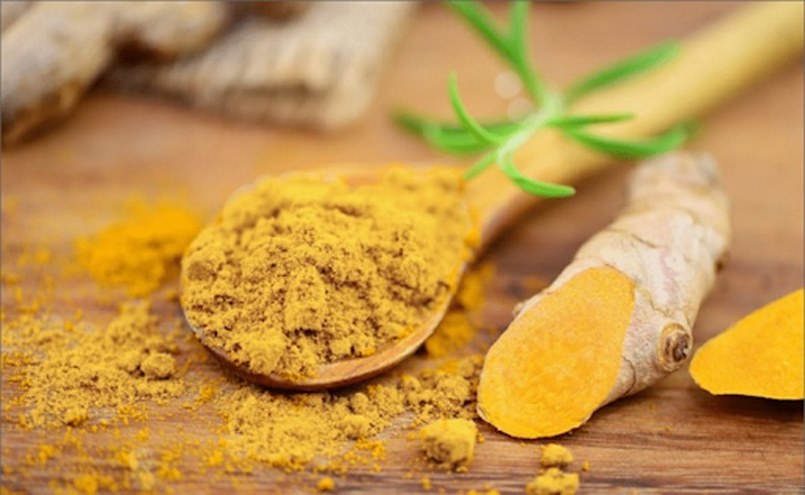 Những lưu ý khi làm trắng da mặt bằng bột nghệ