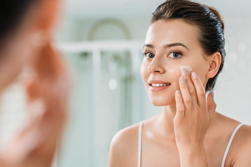 Sử dụng các sản phẩm chăm sóc da phù hợp